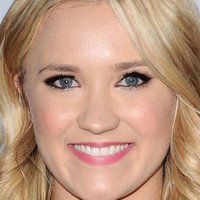 Emily Osment Nua