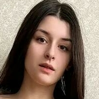 Emily Petitegrl Nua