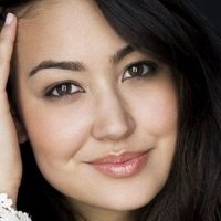 Emmanuelle Roumain Nua