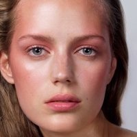 Esther Heesch Nua