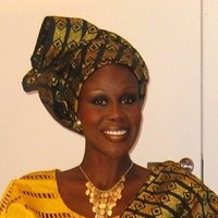 Fumi Desalu-Vold Nua