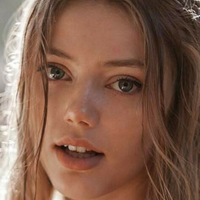 Grace Van Dien Nua