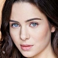 Holly Deveaux Nua