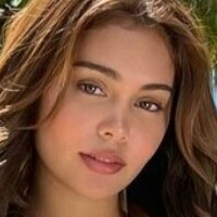 Ivana Alawi / Fake / AI Nua