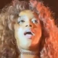 Iza Cantora Nua