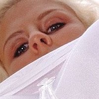 Julia Miles Nua