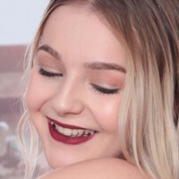 Kat Soles Nua