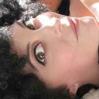 Kate Kelton Nua