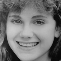 Kerri Green Nua