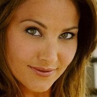 Kirsten Robek Nua