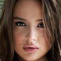 Kylie Green Nua
