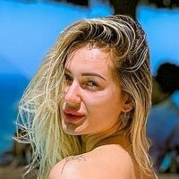 Larissa Scherrer Nua
