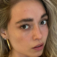 Larissa Schot Nua