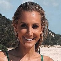 Laura Dundovic Nua
