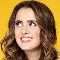 Laura Marano Nua
