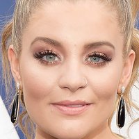 Lauren Alaina Nua
