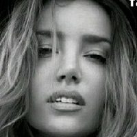Lauren Hart Nua