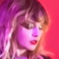Lauren Mayberry Nua