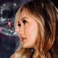 Lauren Riihimaki Nua