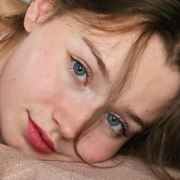 Laury Stomr Nua