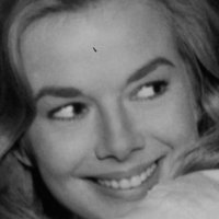 Leslie Parrish Nua