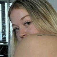 Lexi_paris1 Nua