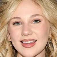 Lily Brooks O’Briant Nua