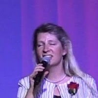 Linda Coombes Nua