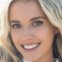 Lindsay Brewer Nua