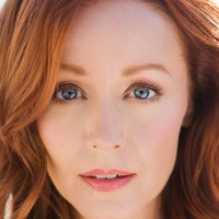 Lindy Booth Nua