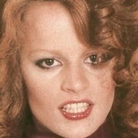 Lisa De Leeuw Nua