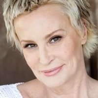 Lisa Hart Carroll Nua