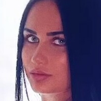 Lissie Isabella Nua