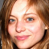 Lizzie Brocheré Nua
