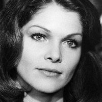Lois Chiles Nua