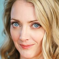 Lucy Davenport Nua