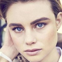 Lucy Fry Nua