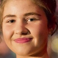 Maddie Collins Nua