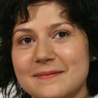 Martha Issova Nua