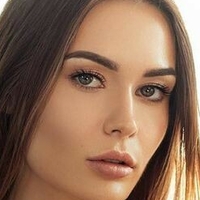 Megan Desaever Nua