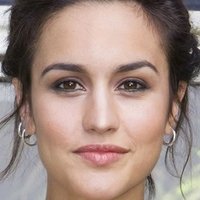 Megan Montaner Nua