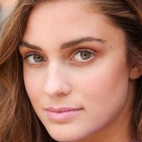 Mia Hulen Nua