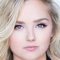 Mia Rose Frampton Nua