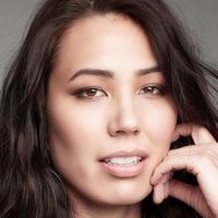 Michaela Conlin Nua