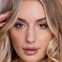 Milan Rose Nua