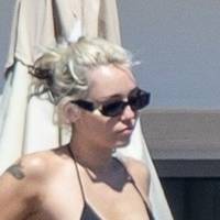 Miley Cyrus Nua