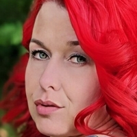 Mina Knight Nua