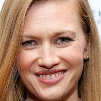 Mireille Enos Nua