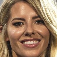 Mollie King Nua