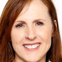Molly Shannon Nua